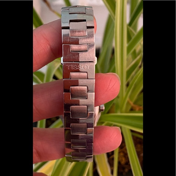 Tissot SS Ladies Watch - Picture 4 of 9